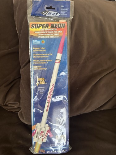 Estes super neon flying - flying, model